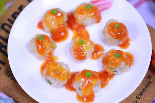 冬季简单又好吃的丸子,丸子这样做润燥还香嫩特别好吃