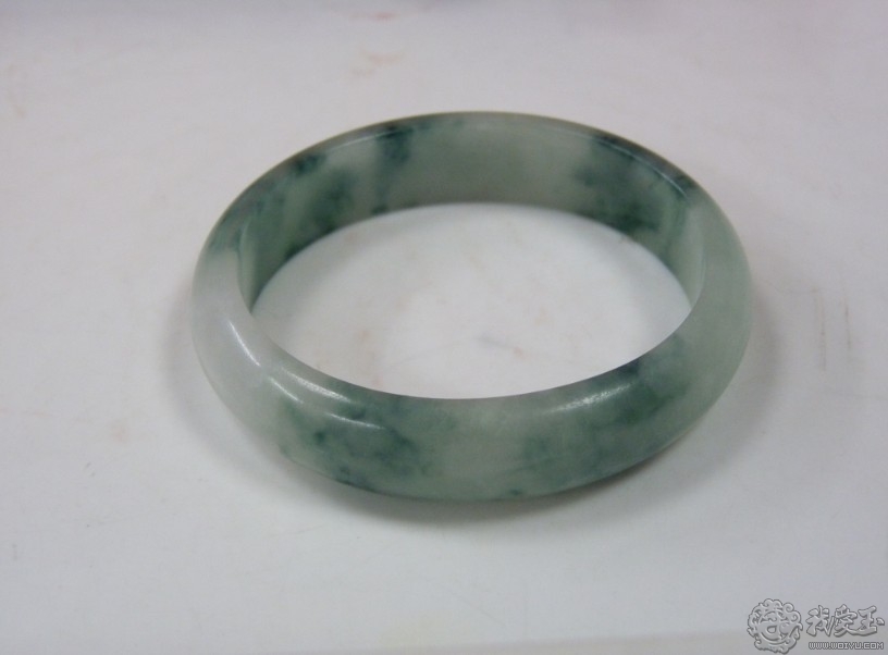 怎样判断珠宝玉石鉴定网站的真假 (如何判断网上的玉石珠宝的真假)