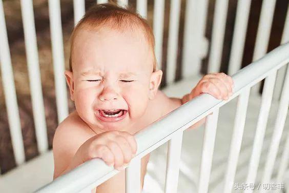 宝宝晚上夜醒哭闹怎么安抚,宝宝半夜哭闹有迷信方法吗