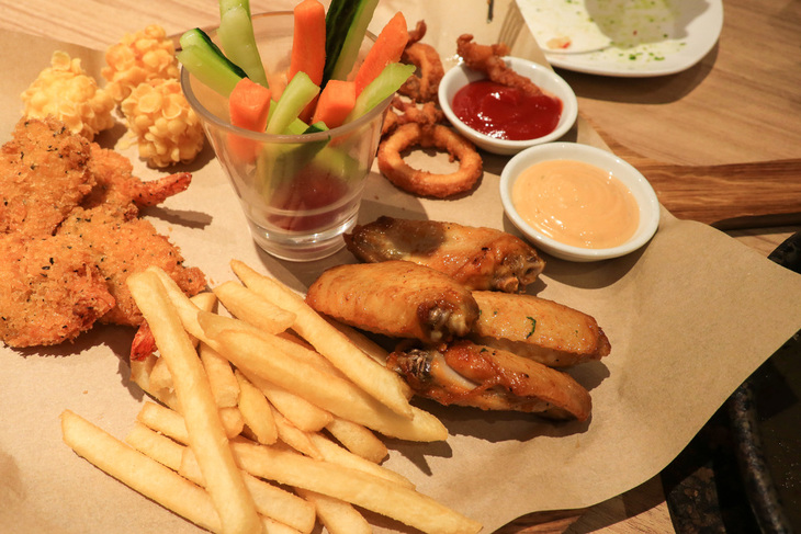 全球首款APS-C画幅变焦卡片机佳能G1XIII评测网友：真不该买单反