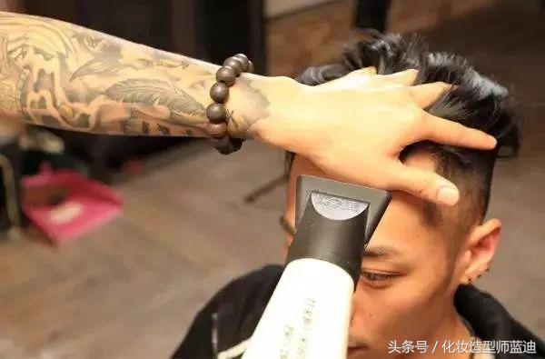 不会自己编头发,自己不会做发型