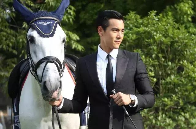 劳力士水鬼和dw大小对比,dw与劳力士玩家的对比