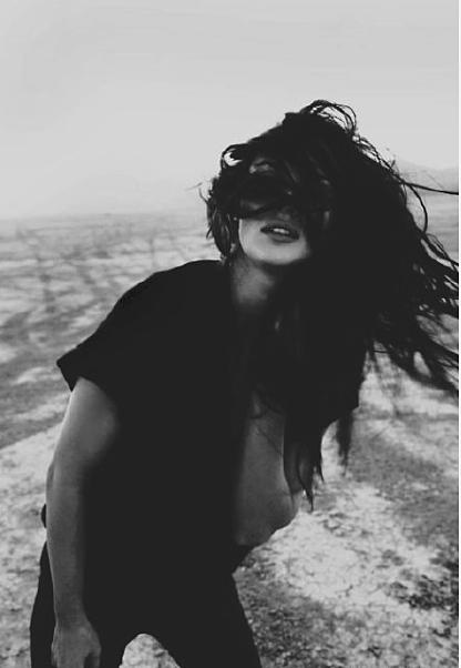 黑白照片的图,黑白图片两张