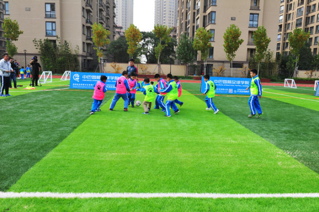新疆孩子的足球梦,蒲城孩子的足球梦