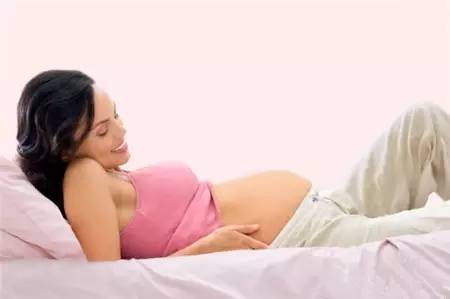 准妈妈宫缩阵痛,准妈妈突发宫缩感该怎么办