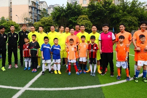 趣闻|疯狂足球城开踢!奔跑吧,小猎豹!