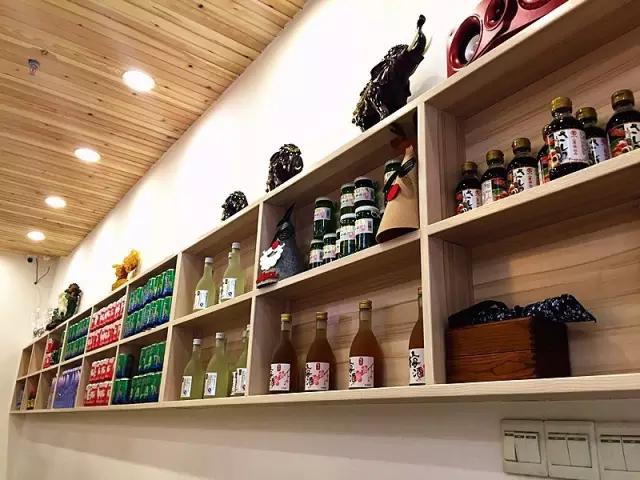 在包头这家小店能把饭吃出五颜六色,逛街饿了来一份瞬间满血复活