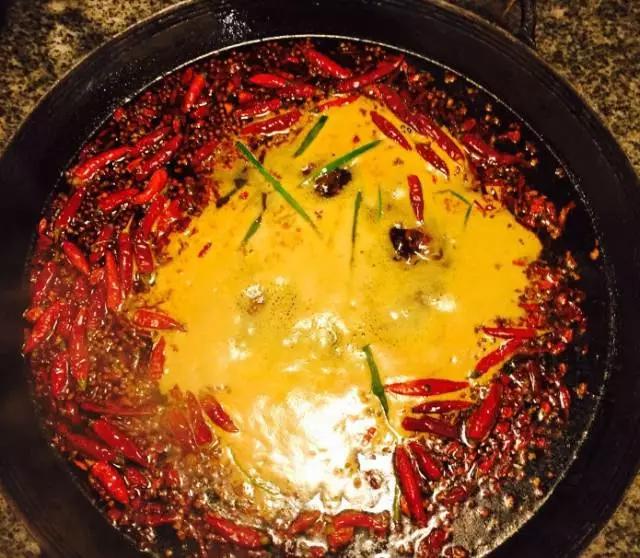 最近最火的重庆火锅,超霸气的火锅