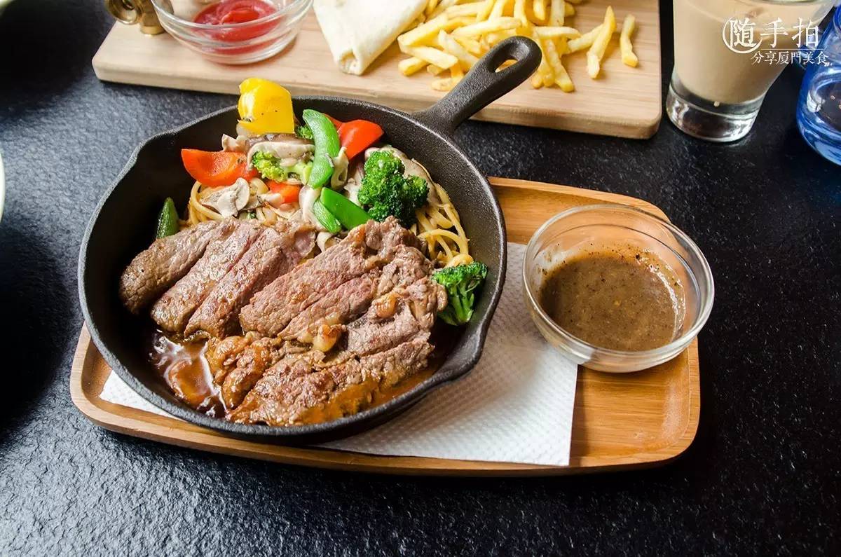 新店｜快看，近期最火的咖啡厅，竟然有最污最污的炖饭