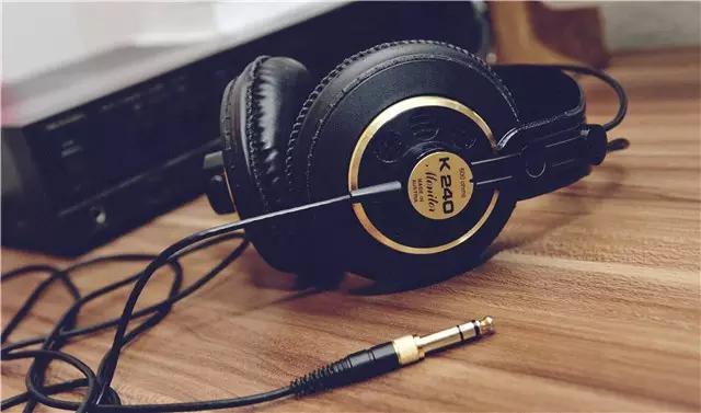 1到2千耳机,从1到100的音频