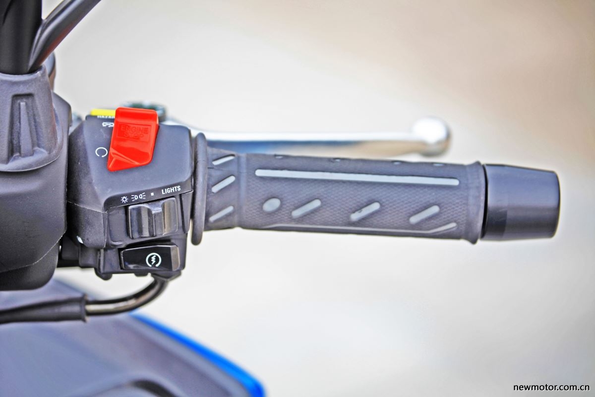 光阳赛艇300测评,牛摩测评赛科龙