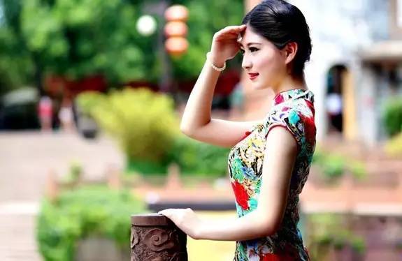 空姐旗袍亮相,虹桥机场空姐旗袍快闪