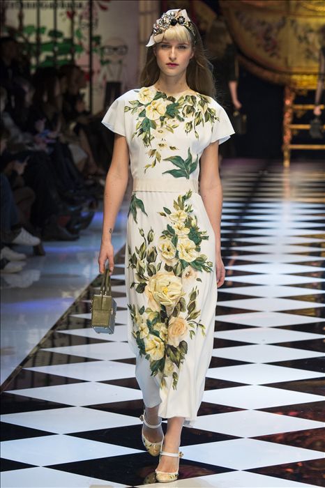 影响服装廓形的重要部位,影响服装颜色的因素