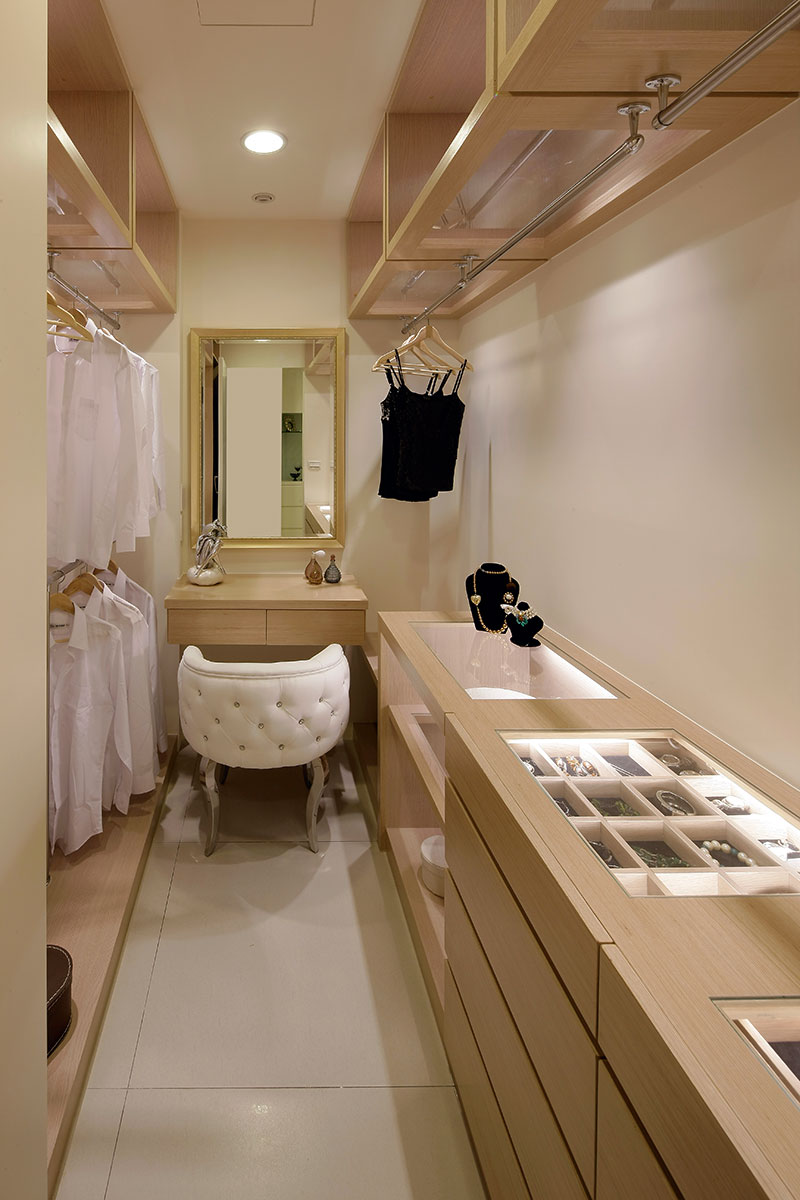 好恶心！抽屉发霉难闻，领导家里的保姆竟做了这样的事情！