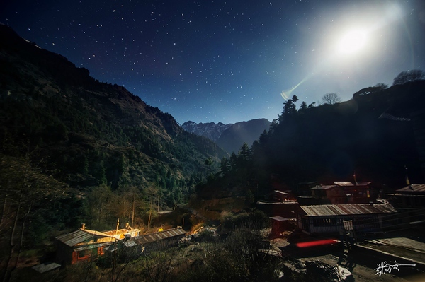 2023年中国史诗级十大徒步路线,徒步旅行路线攻略