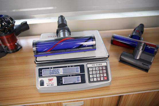 dyson戴森v8absolute手持吸尘器,dyson戴森v8除螨吸尘器测评