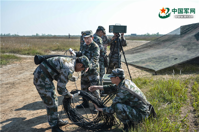 十九大代表万杰明：老教授上课有妙招