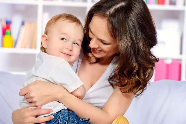 为什么宝妈老是漏奶,母乳喂养宝妈是不是容易渴