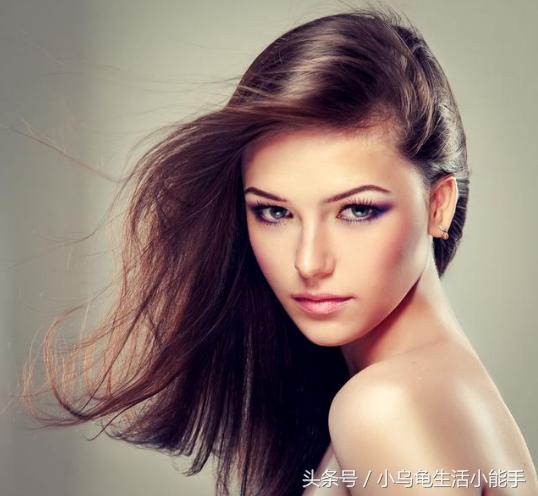 头发如何打理才能不出油,刚洗完头发就感觉油油的咋回事