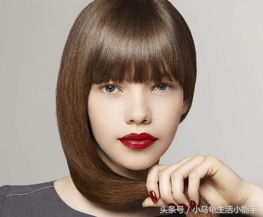 头发如何打理才能不出油,刚洗完头发就感觉油油的咋回事