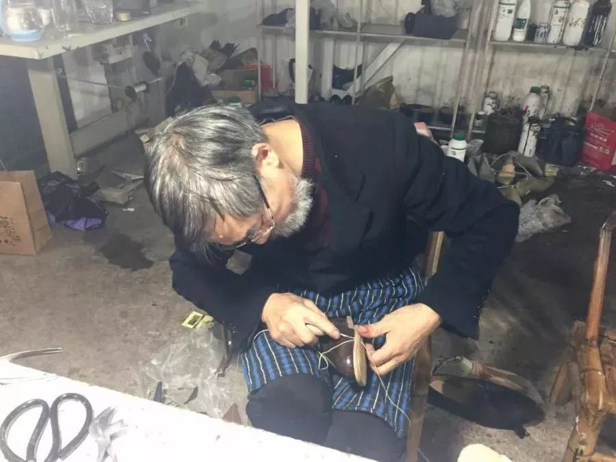 手工皮鞋老匠人,老匠手工皮鞋