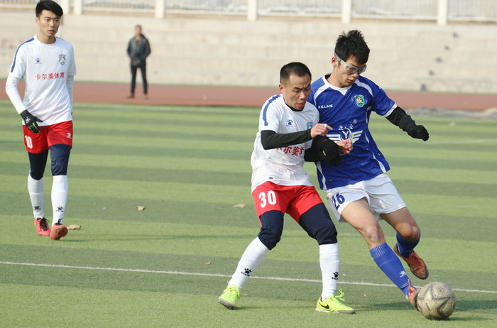 *安泰**市足球业余联赛：立丰技能不敌迎金门业