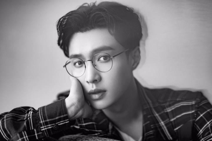 张艺兴获很多明星评价,张艺兴下跪的大奖很重要吗