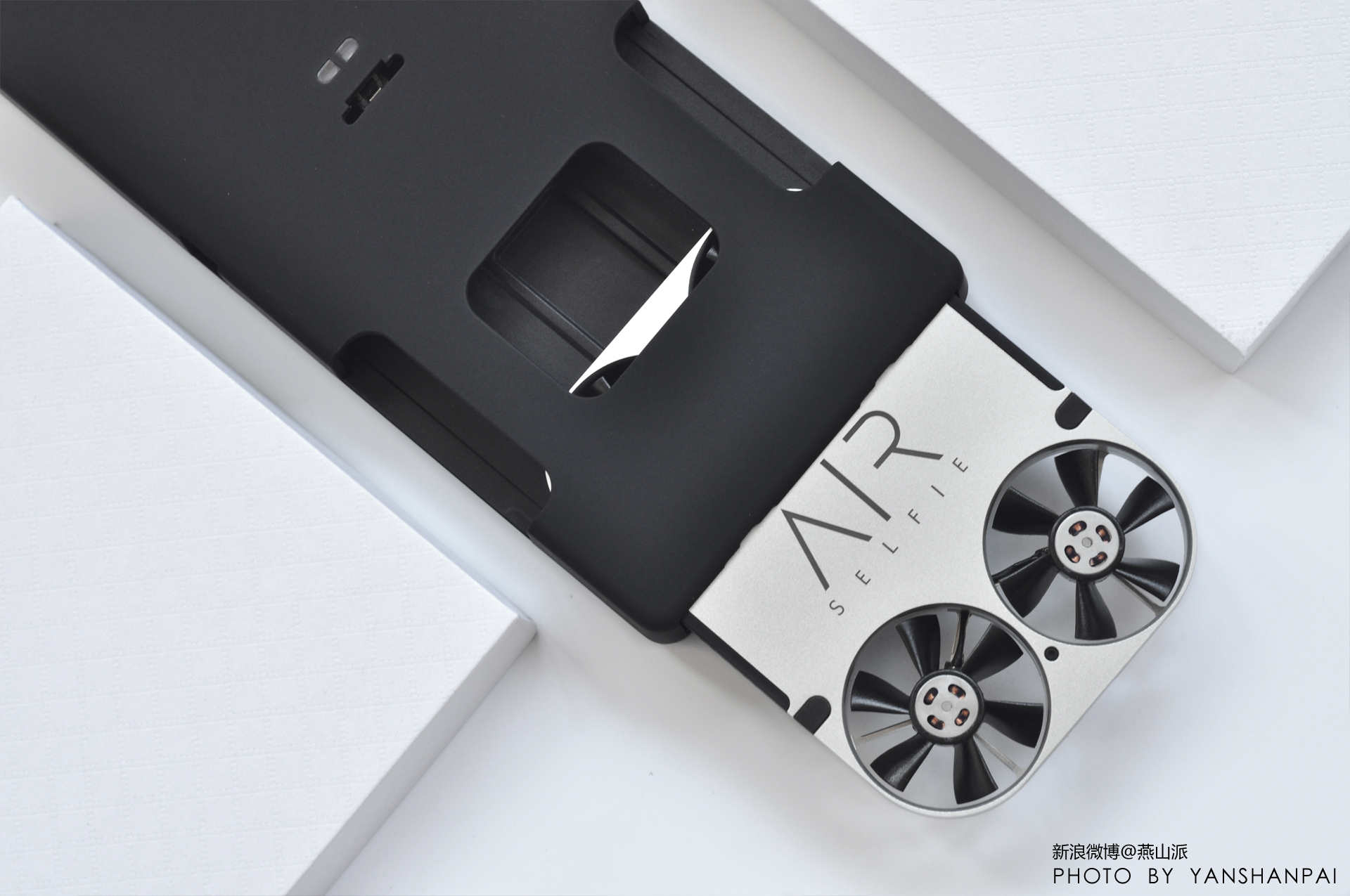 可以放在兜里的大型无人机,藏在手机里的无人机