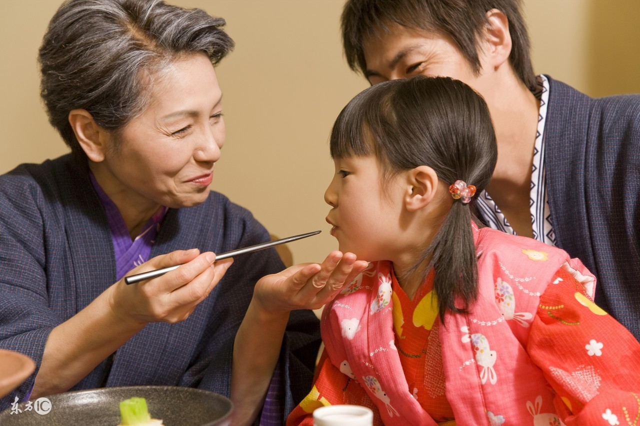 孩子不想吃饭该怎么让他吃饭,解决小孩不想吃饭没胃口的妙招