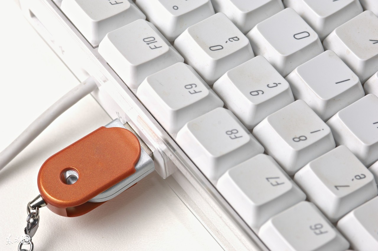 奇葩同事欢乐多，你旁边的那位，也是朵奇葩吗？