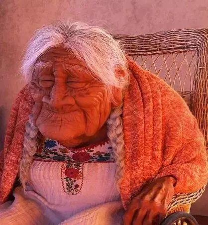 大衣起球怎么办？这款去球神器让毛球去无踪，旧衣统统秒变新衣！