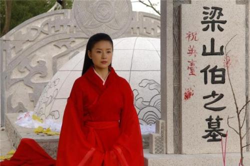 董洁祝英台哭坟化蝶是怎么拍的,董洁祝英台穿女装惊呆梁山伯