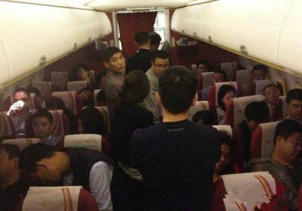 飞机预约座位选哪个座位比较好,飞机哪个座位比较舒适