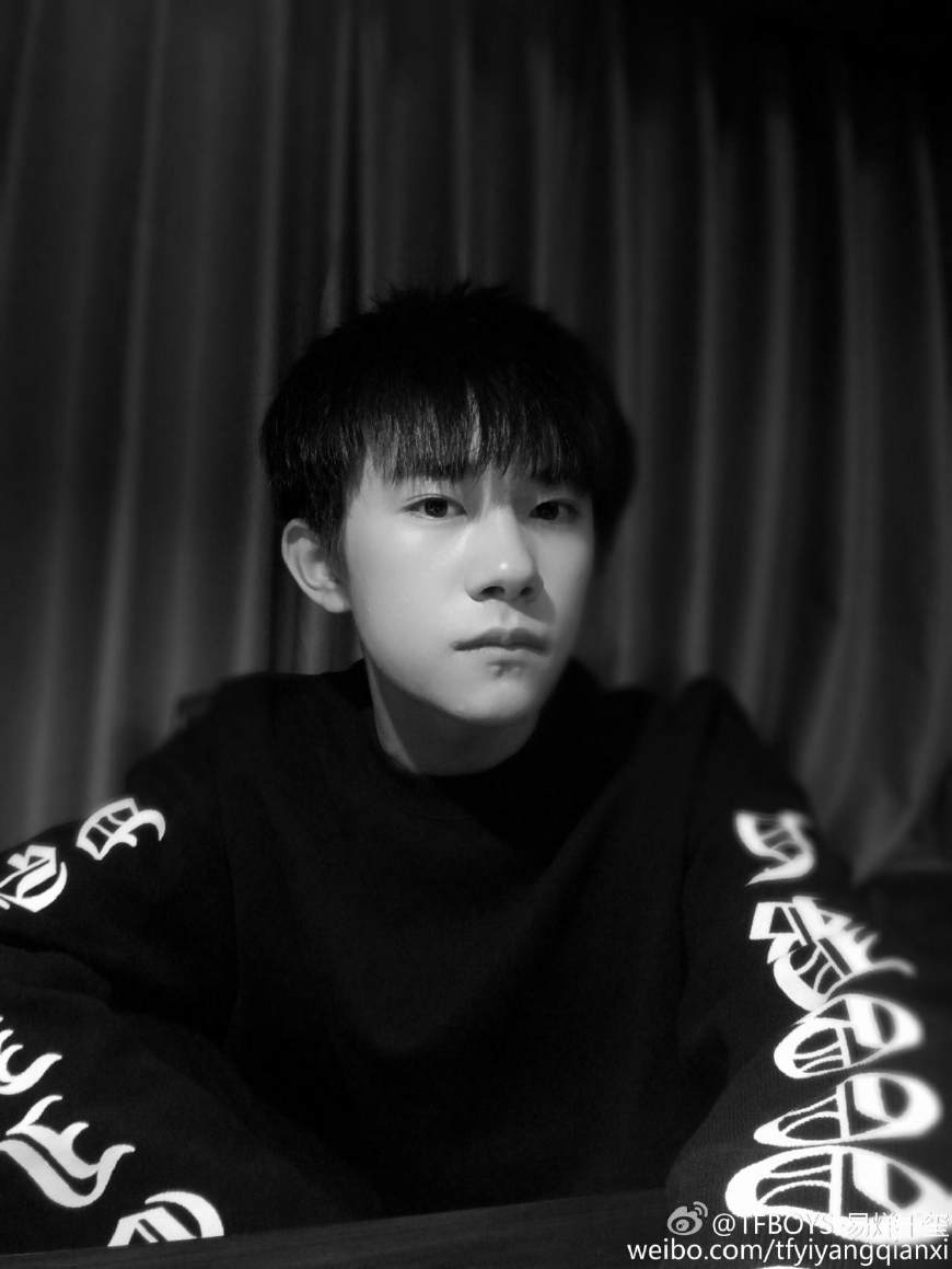 半个娱乐圈都爱的SMFK时尚战袍，和易烊千玺、潘玮柏穿情侣装啦！