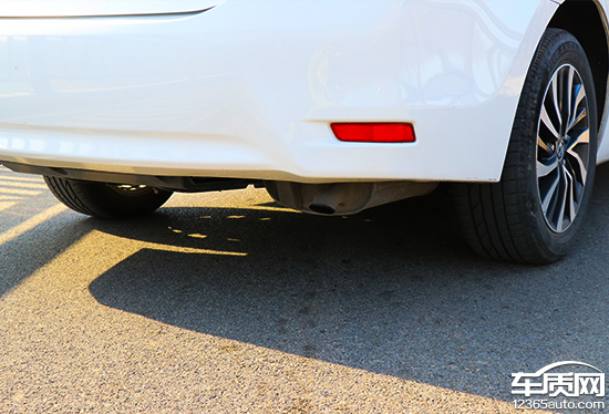 卡罗拉双擎天青石2019款试驾,家用车之最佳选择卡罗拉双擎