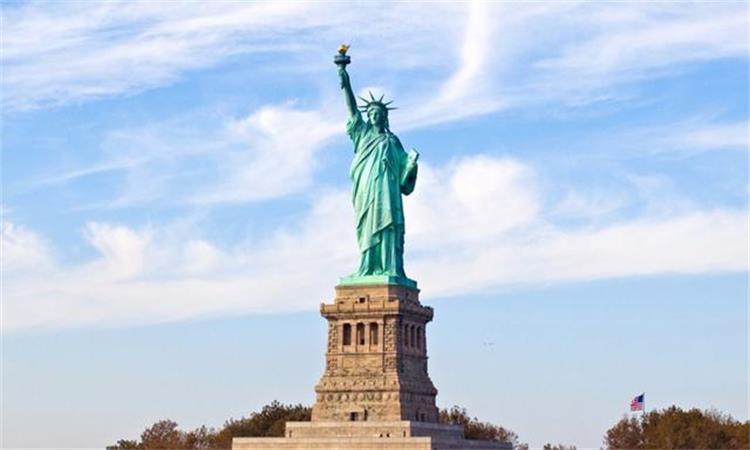 美国的自由女神像竟是别国人做的？两国人现在还特别不对付！