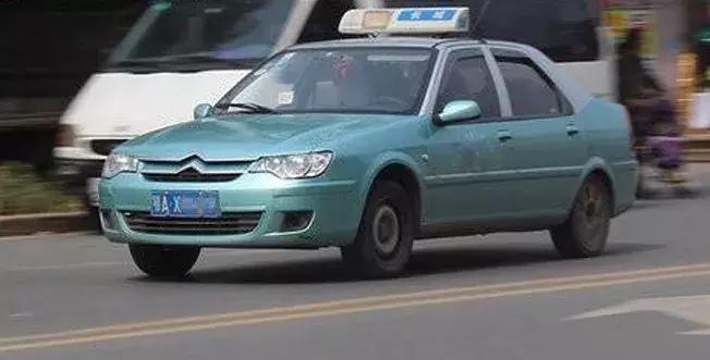 国外奔驰出租车和国内一样吗,哪个国家出租车都是奔驰宝马