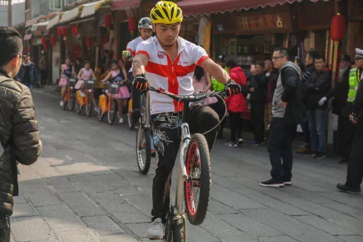 登封嵩山少林寺女生表演,少林武术美少女