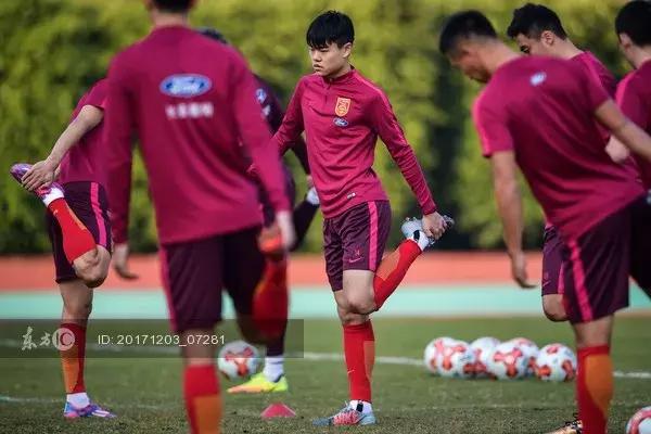 95后征战东亚杯!请踏实踢球,别再让中国足球没戏了