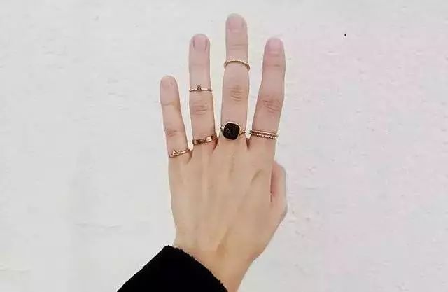 开口戒指断了怎么缠,戒指上缠的线怎么弄断