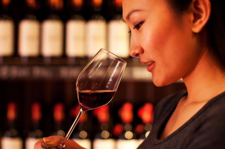 红酒如何喝醉得快,怎么喝红酒更健康