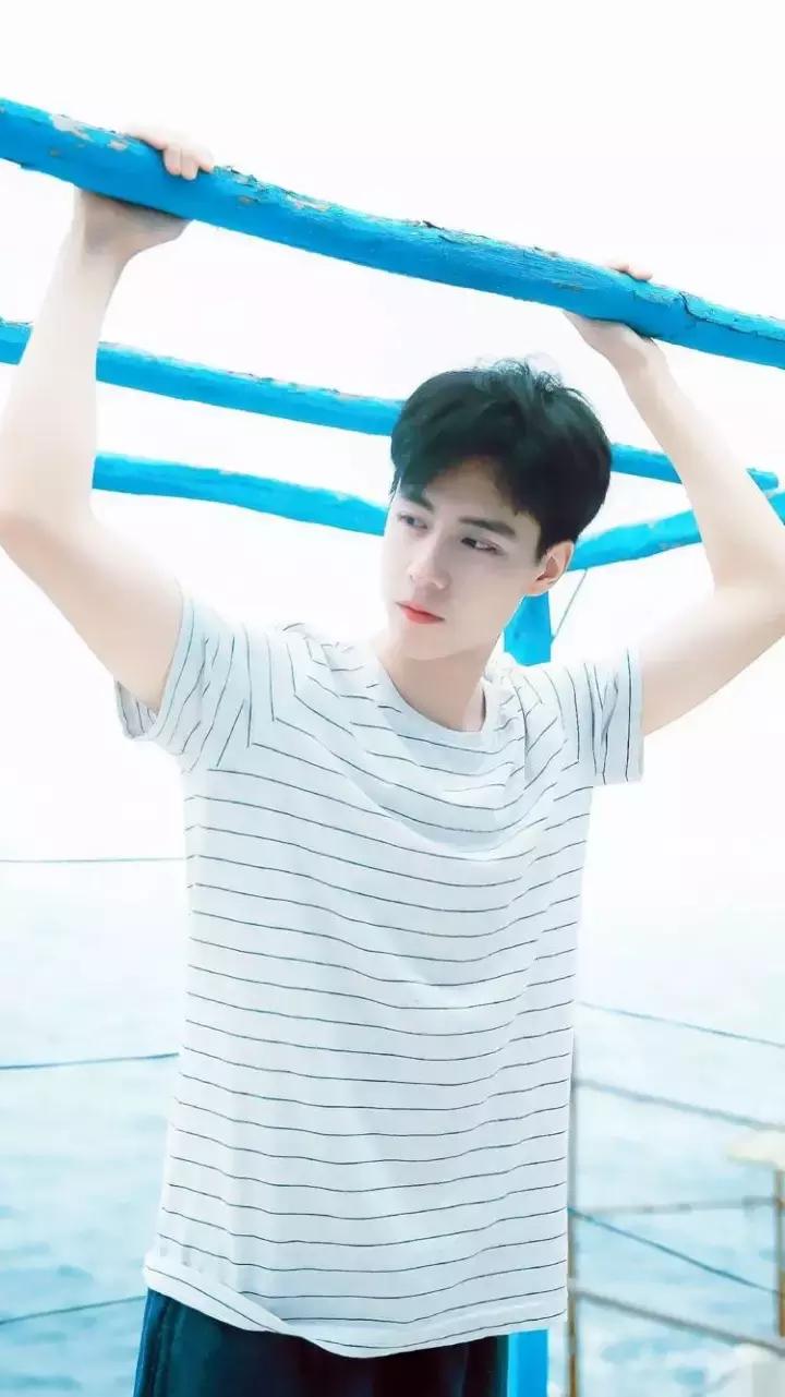 又少一个男神?没关系,你们的新晋男票“小彭于晏”已经上线!