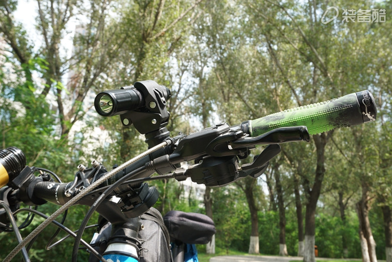 贴小招贴的，我来给你们暴暴光，不讲究