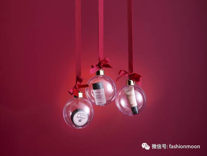 时髦潮女孩冬季穿搭攻略 (圣诞色彩搭配什么衣服)