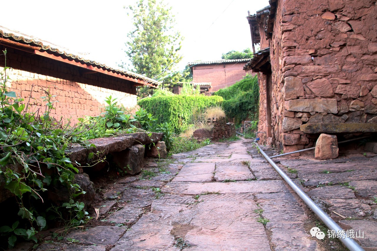 走进大山深处感受古村落的绝美,云南省玉溪市峨山县塔克冲大庙