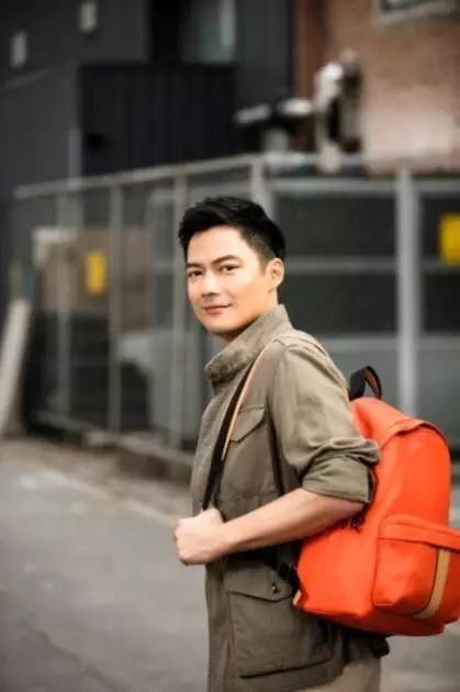 好看能穿不臃肿的双肩包男潮,防水双肩背包时髦又实用