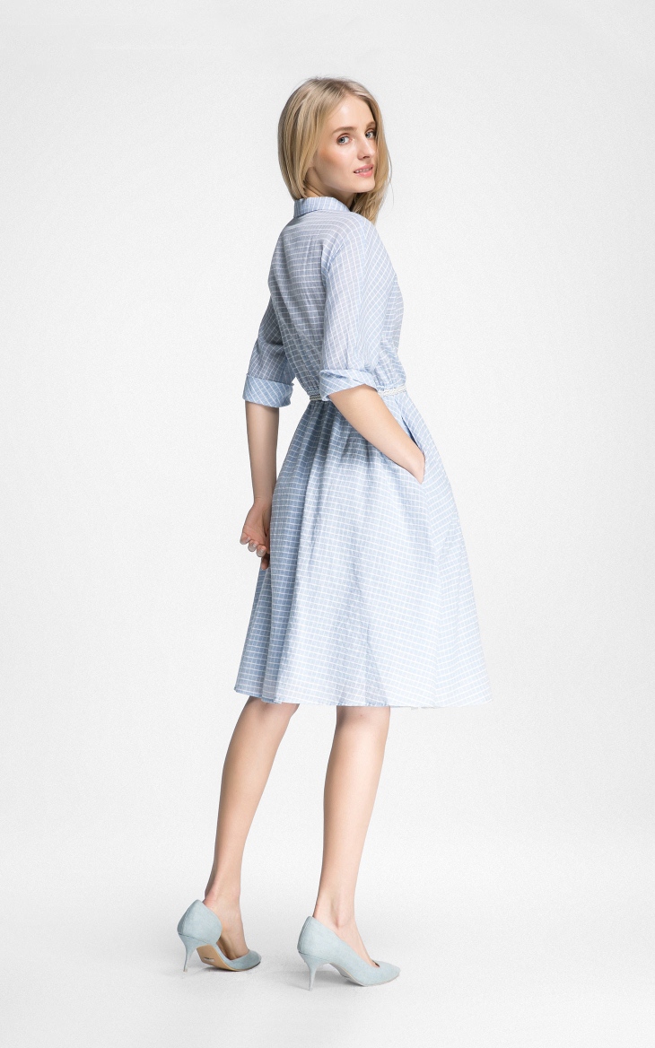 一件衬衫就让你美翻了整个春天,一件衬衫和一条裙子