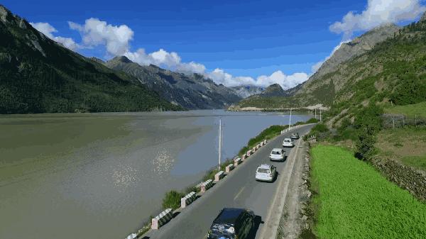 今天12306可以抢元旦车票啦！想买票？过了这关再说