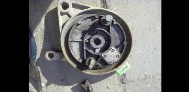 电动车后轮锁拆卸教程,绿源电动车刹车锁怎么解