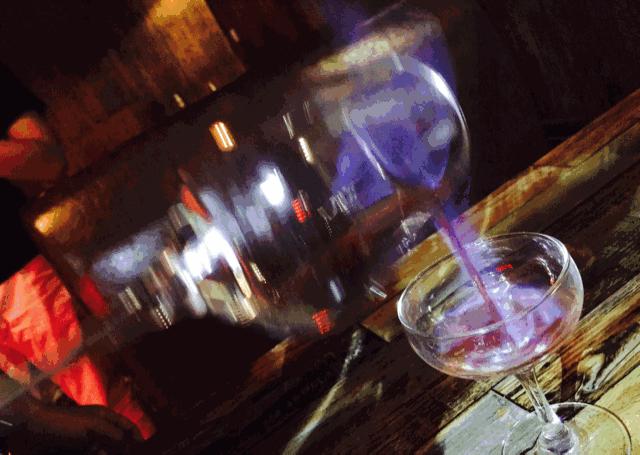 一杯敬过往何以消愁,喝什么酒最容易消愁